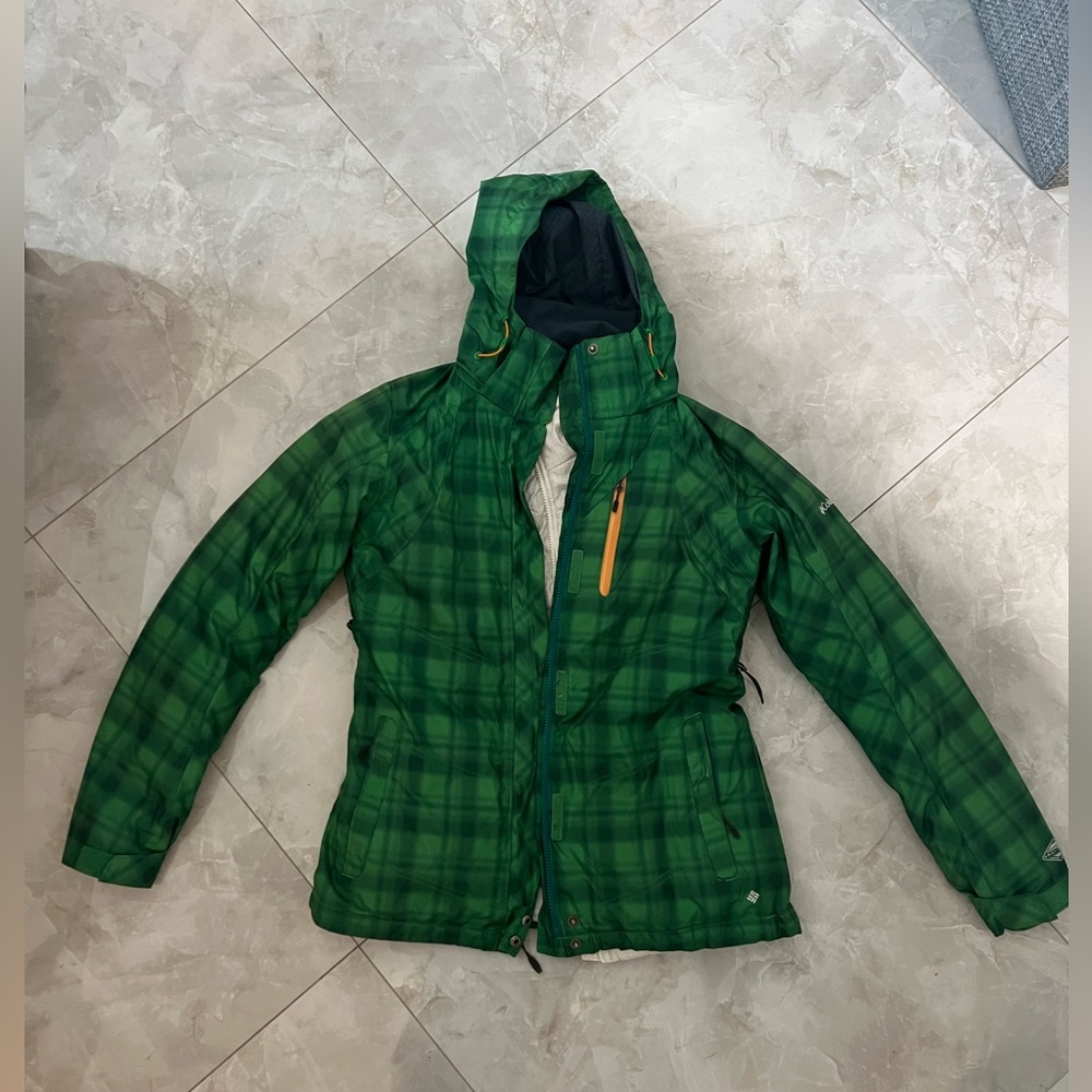 Women’s Columbia ski jacket